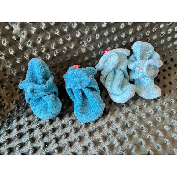 2 pairs of Zutano booties teal and turquoise blue 6m and 12m - Picture 1 of 3